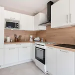 110m De La Plage, Maison Pour 8, Grand Jardin *